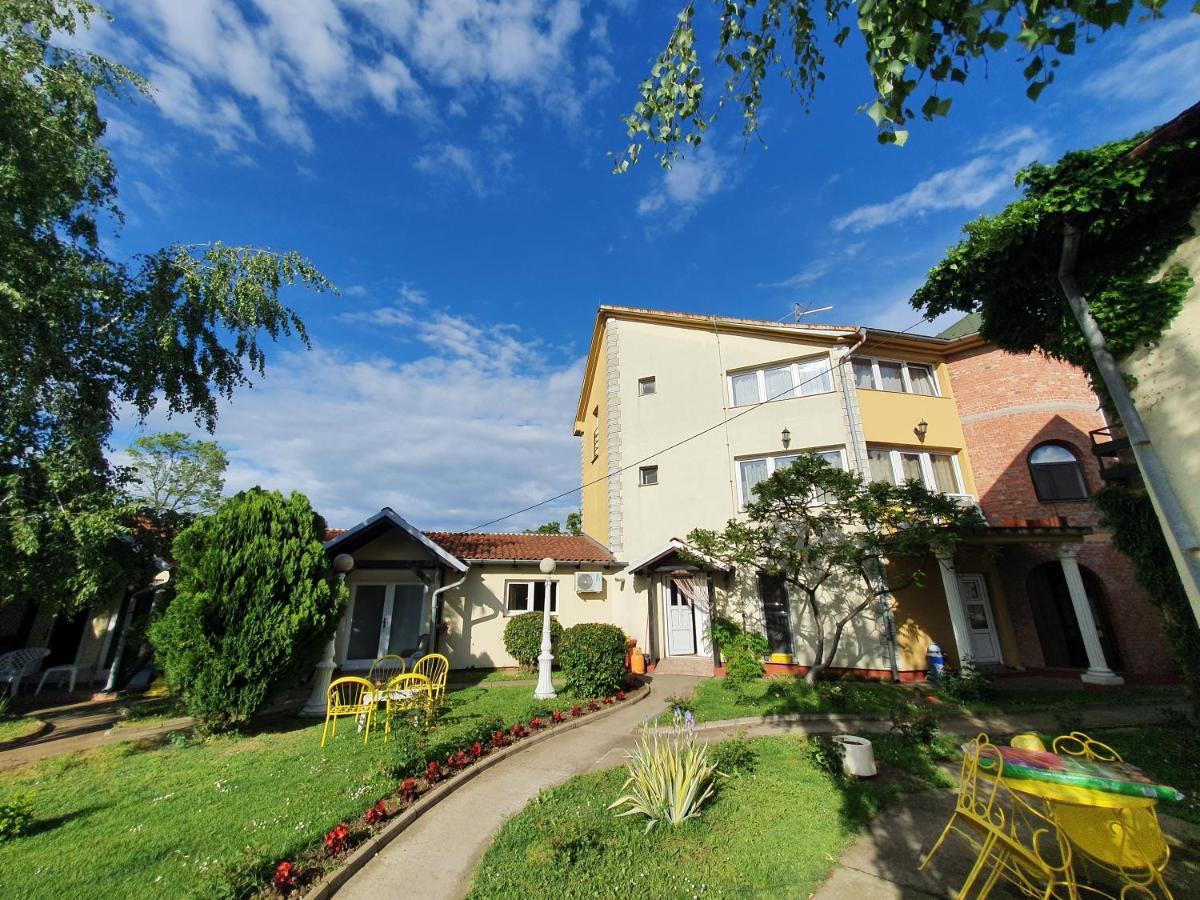 Motel Zoka Dvorovi Exterior photo